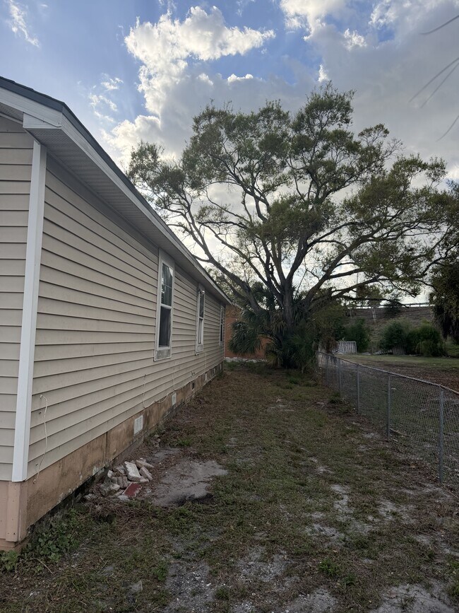 Photo - 735 21st St S