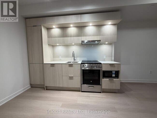 Photo - 448 Burnhamthorpe Rd W Unit 318