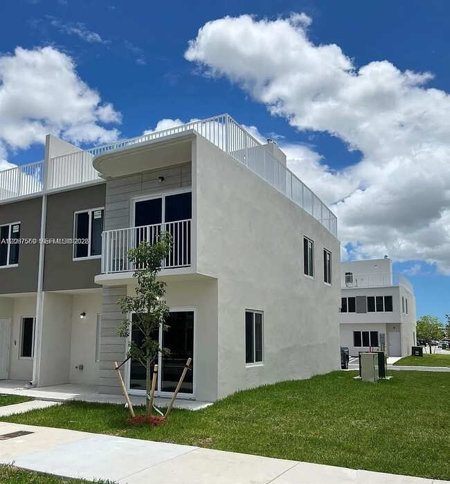 Building Photo - 25859 SW 144th Ct
