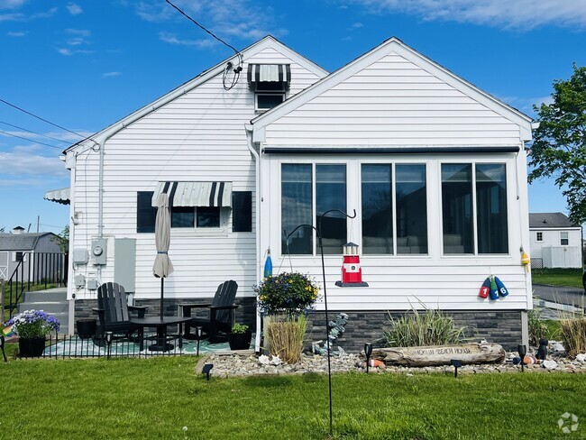 Building Photo - 116 Chalker Beach Rd Rental