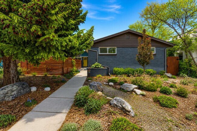 Photo - Beautiful 2-Bedroom Duplex with Granite Countertops & Hardwood Floors in the Heart of Denver!
