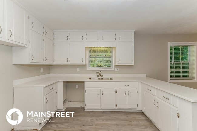 Photo - 3080 Chippewa Dr