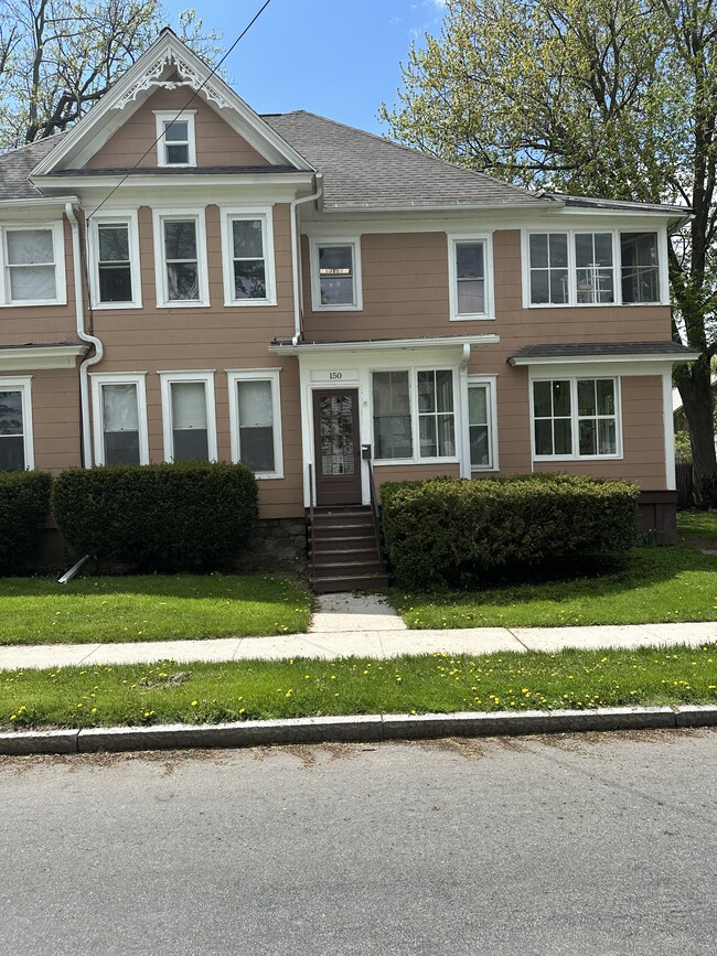 Photo - 138 Bristol St Apartments Unit Upper