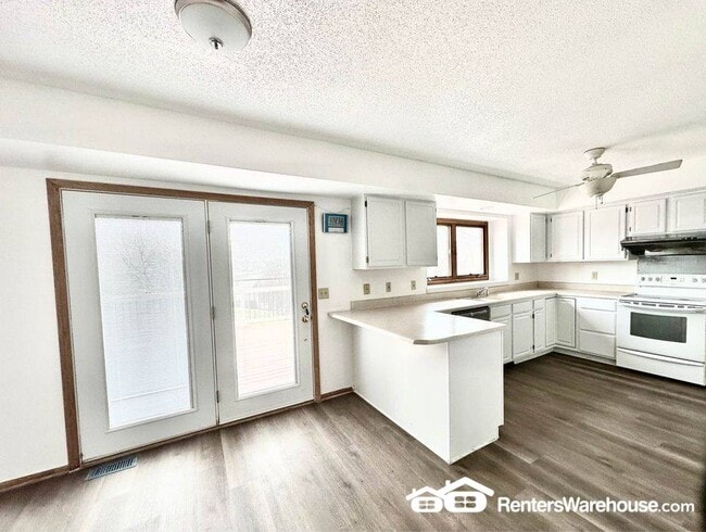 Photo - 2048 Walnut St