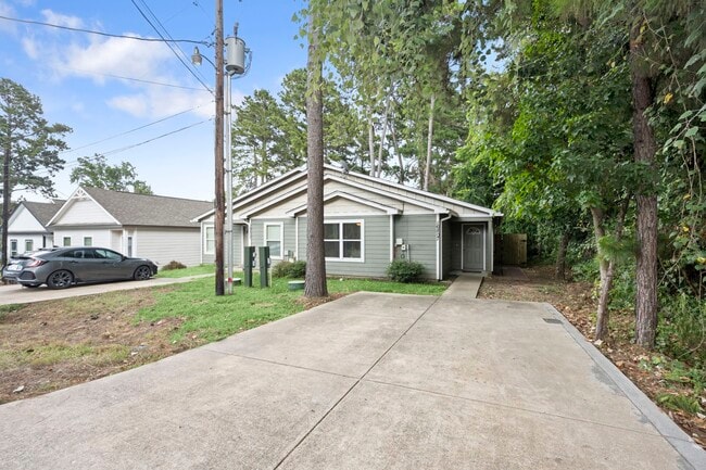 Photo - 16803 Crestmont St