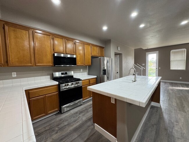 Photo - 5 Bedroom 3.5 Bathroom Home in Willowalk Community