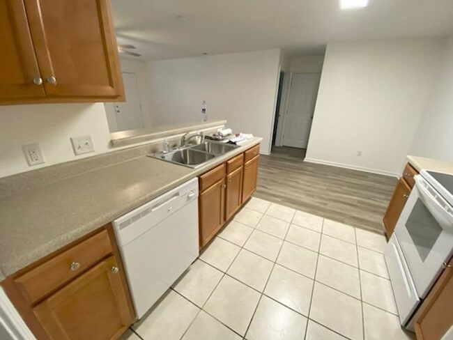 Photo - 2 bedroom 2 bath condo located close to beaches, shopping and restaurants Unit CB5610-2