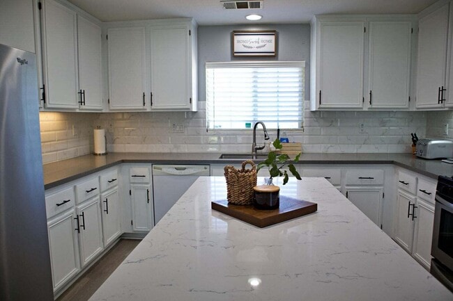 Photo - 48404 La Playa St