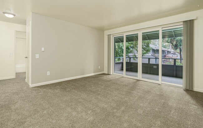 2X1L-Livingroom - Lynnwood Garden Village Apartments