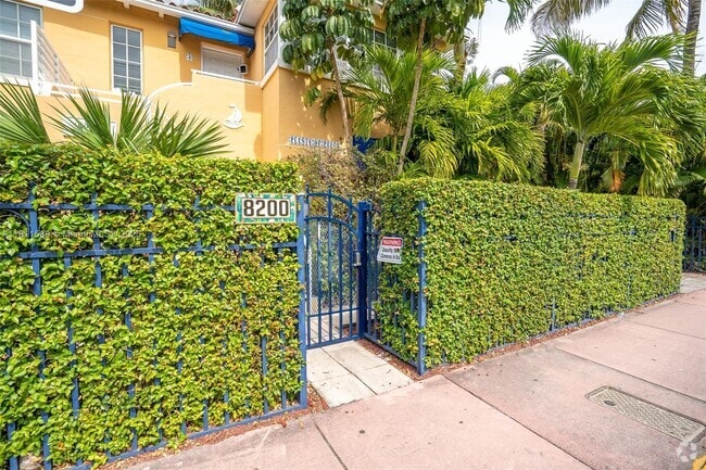 Building Photo - 8200 Harding Ave Unit 2 Rental
