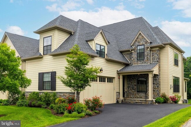 Photo - 6098 Creekside Dr Townhome