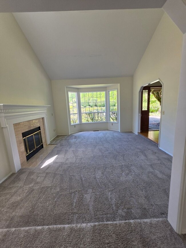 Photo - Lovely 4 bedroom Somerset Home in Private Wooded Setting