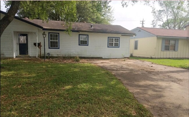 Building Photo - 8745 Kimberly Dr