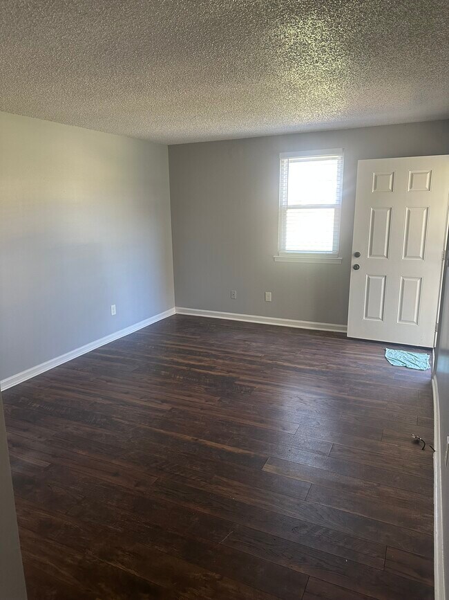 Living Room - 706 Eric Dr Unit 706