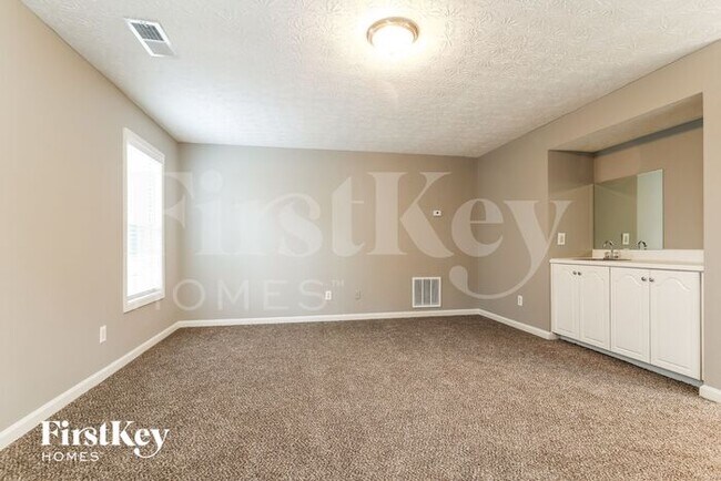 Photo - 3985 Fallbrook Dr NW