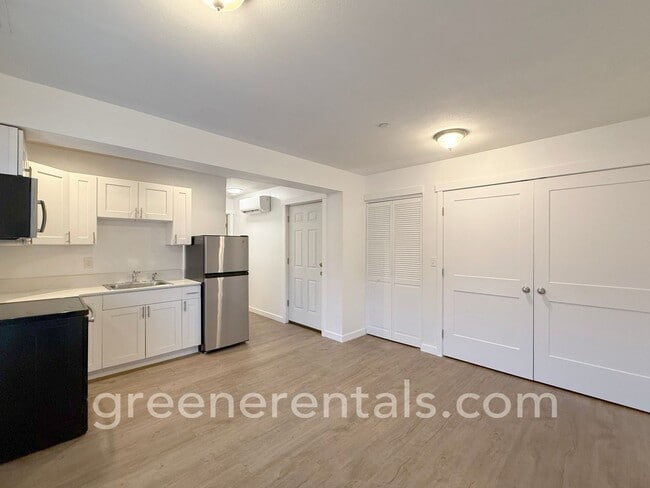 Photo - 1944 Olympia Ave NE