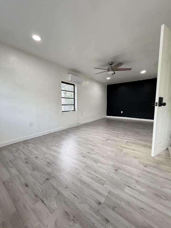 Building Photo - 14930 NW 16th Dr