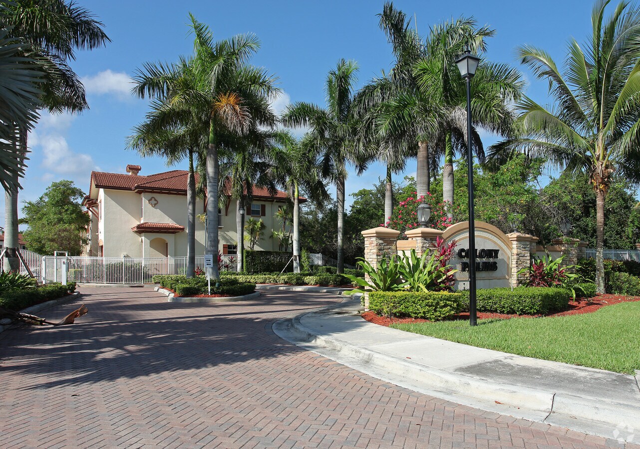 Photo - Colony Palms Apartments