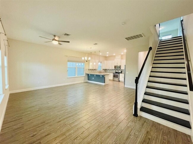 Photo - 1775 White Feather Lp