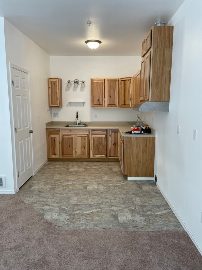 Photo - 18429 Crestwood Way Unit Apt