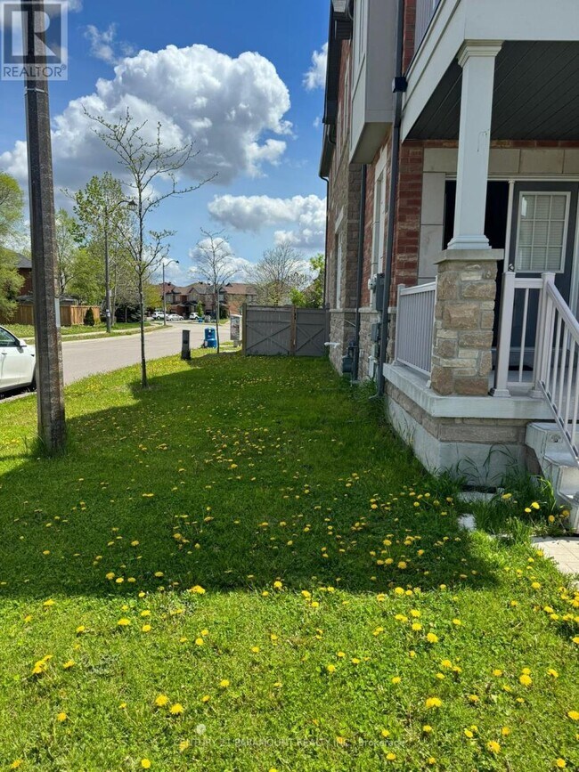 Photo - 80 Hollowgrove Blvd