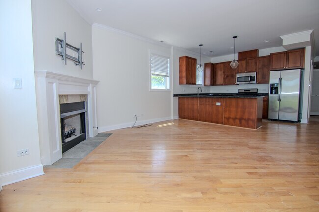 Photo - 3560 S Giles Ave