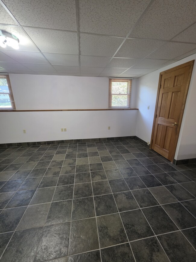 Photo - 190 Copley Dr