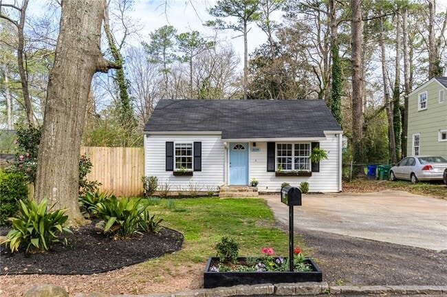 Photo - 2234 Brunswick Ave SE