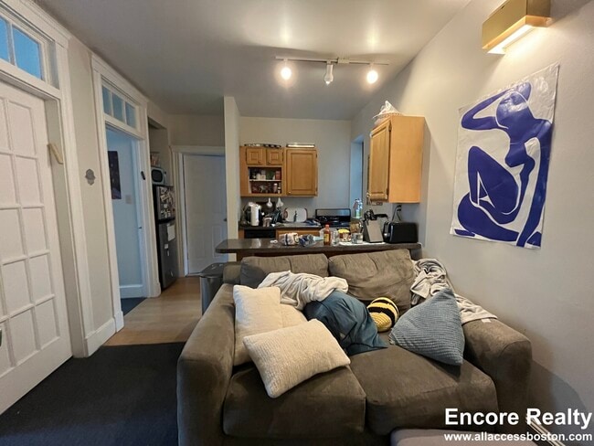 Photo - 8 Aberdeen St