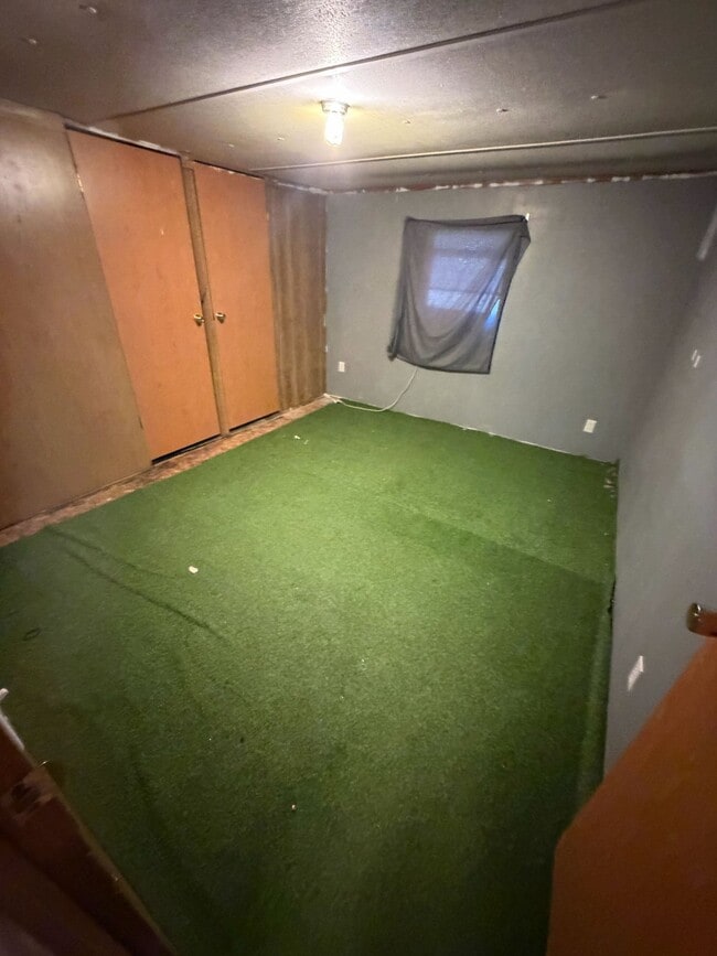 Photo - 150 Barry Slaven Dr