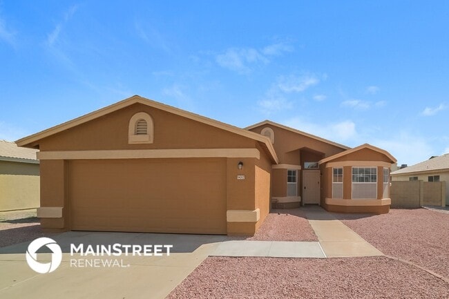 Building Photo - 9017 W Cambridge Ave