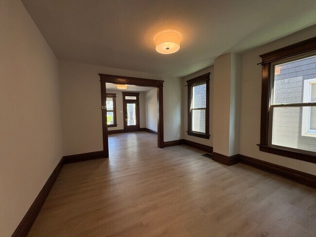 Dining / Center Rm - 67 E Maynard Ave