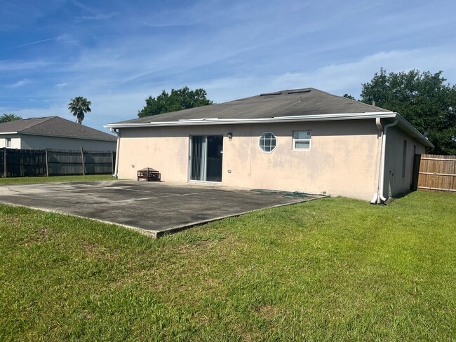 Photo - 3 BR/2BA $1899 Middleburg