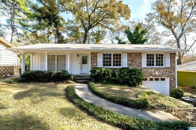 Building Photo - 1213 Oakwood St