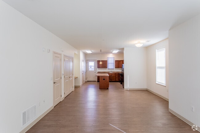 3BR, 1.5BA - 1589 SF