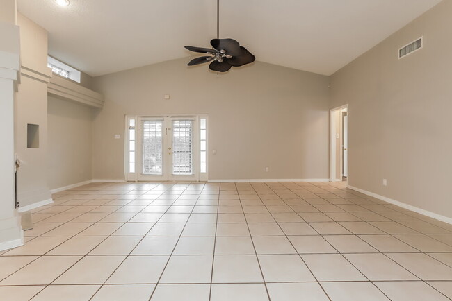 Photo - 1521 Vernon Ct