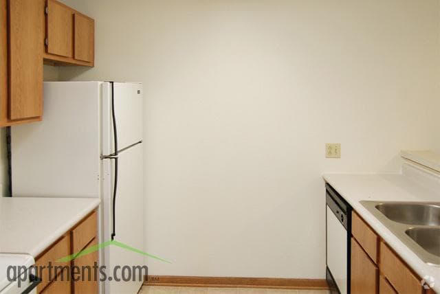 Kitchen - Ottumwa Heights Apartments