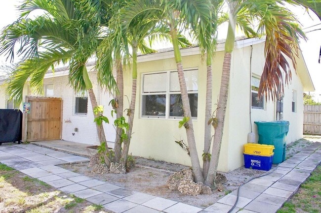 Photo - 615 NE 7th Ave