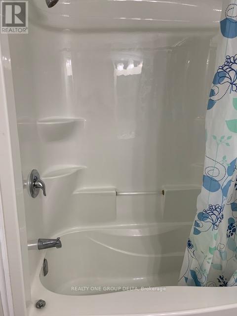 Photo - 333 Gosling Gardens