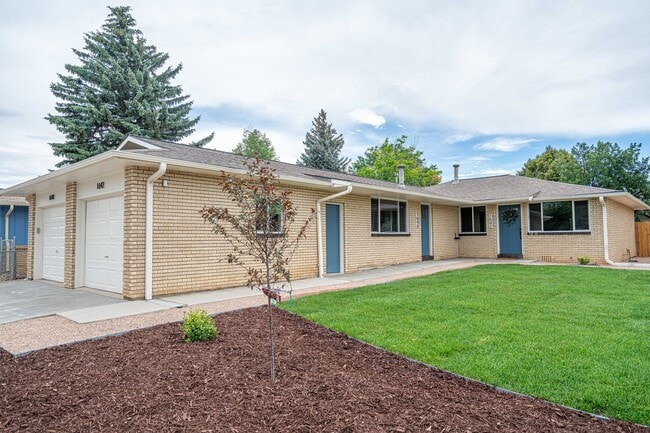 Photo - Charming Fully Remodeled 2 Bedroom, 1 Bath Duplex