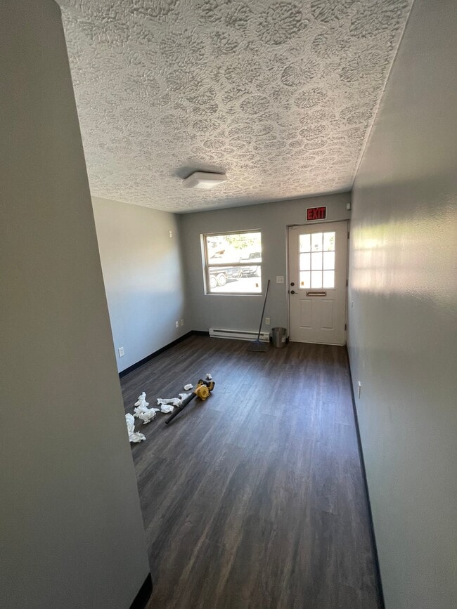 Photo - 225 1/2 S Main St