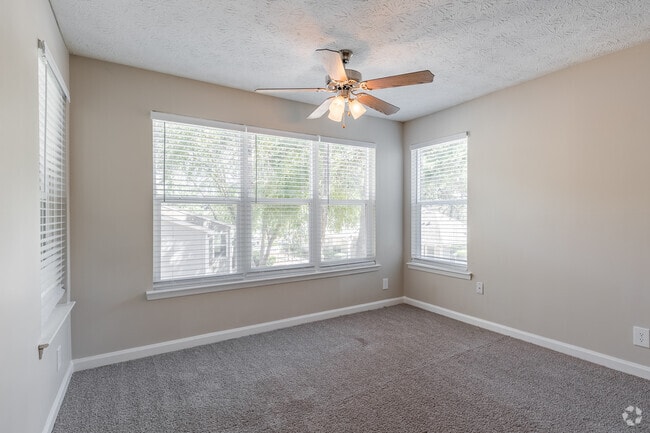 3BR, 2BA - 1,390SF