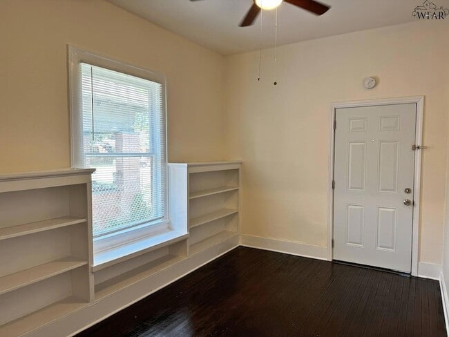 Photo - 2007 10th St