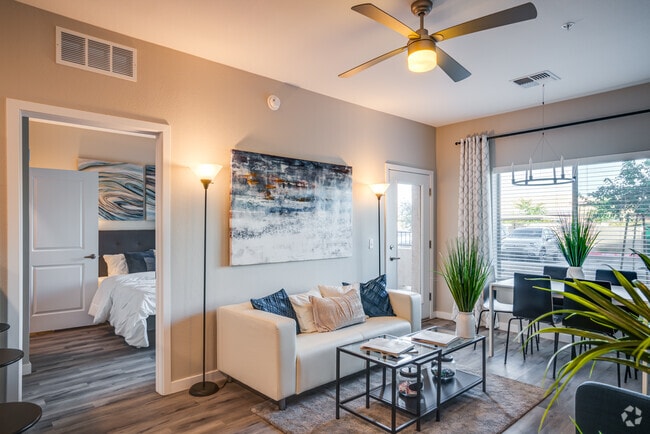 2HAB, 2BA - 971SF - Club 715 Apartments