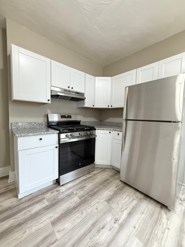 Building Photo - 6 Bowdoin Park Unit 1