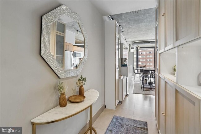 Photo - 1133 14th St NW Unidad 806