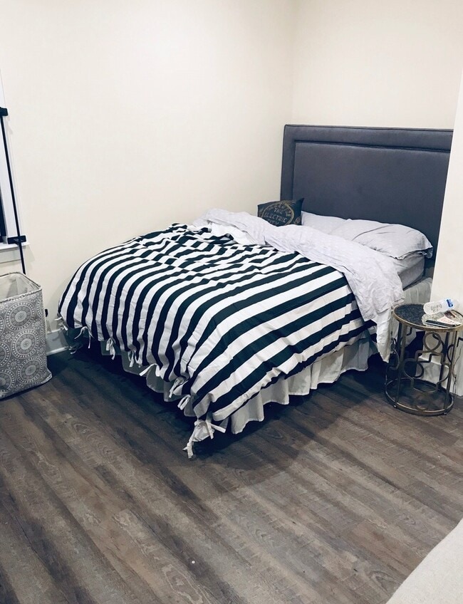 Photo - 2844 W Stiles St Unit 2nd Fl