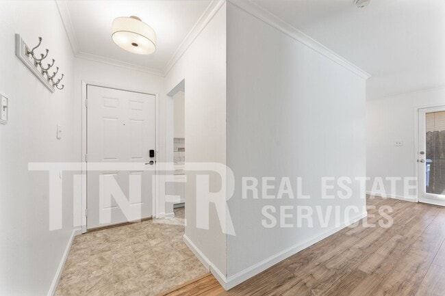 Photo - 6000 Coyle Ave