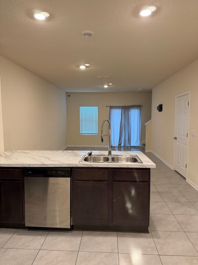 Photo - Spacious 2-Bedroom Townhome Near River City