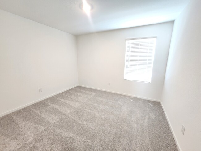Photo - 2213 Neyland Dr